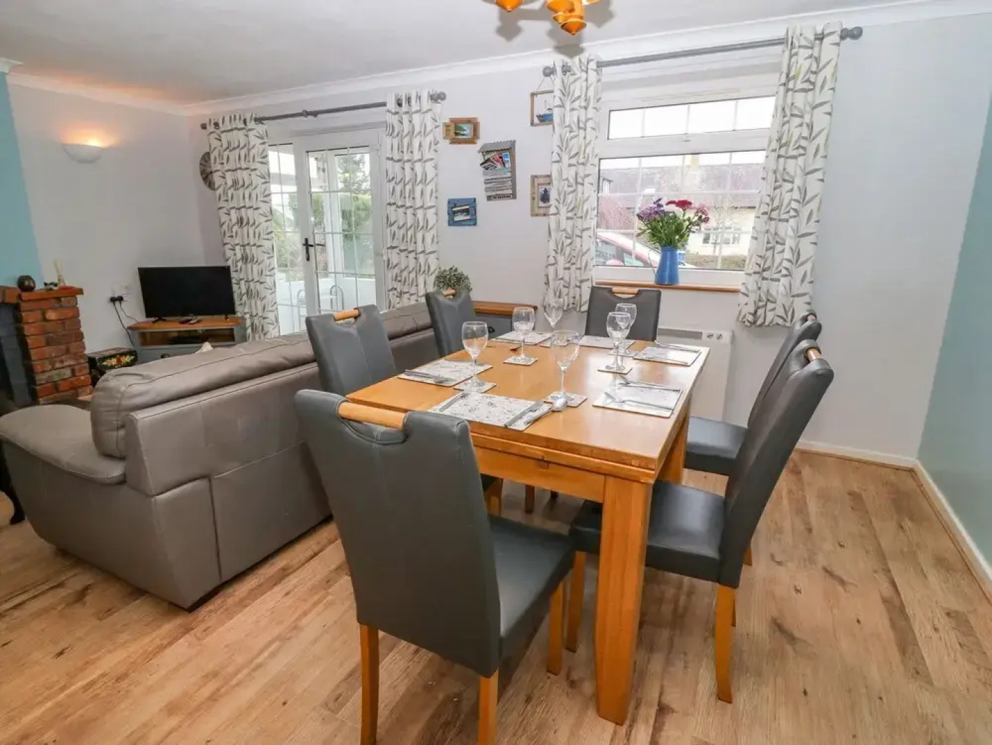 Stepping Stones, Pwllheli