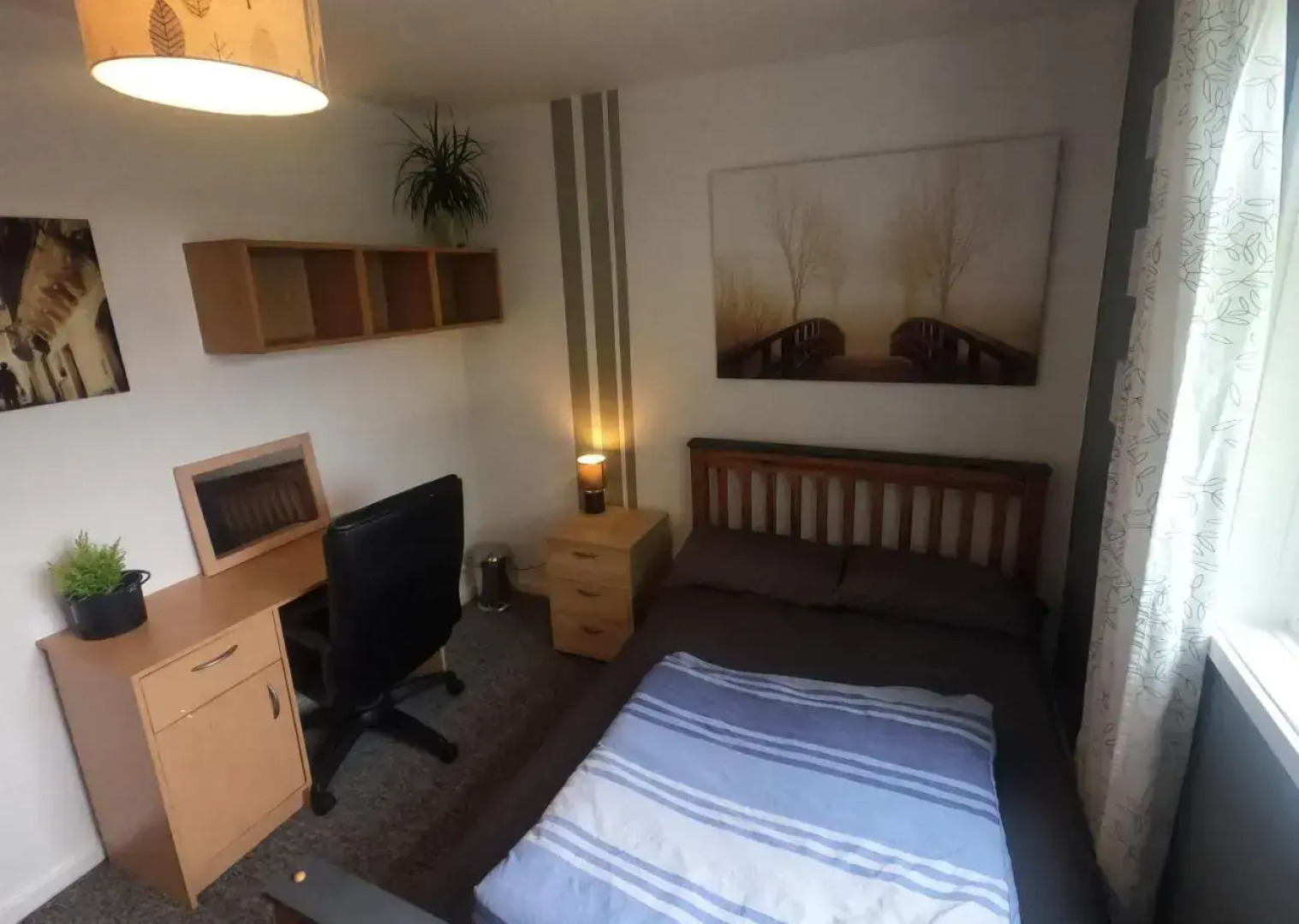 Hampton House Bookinn