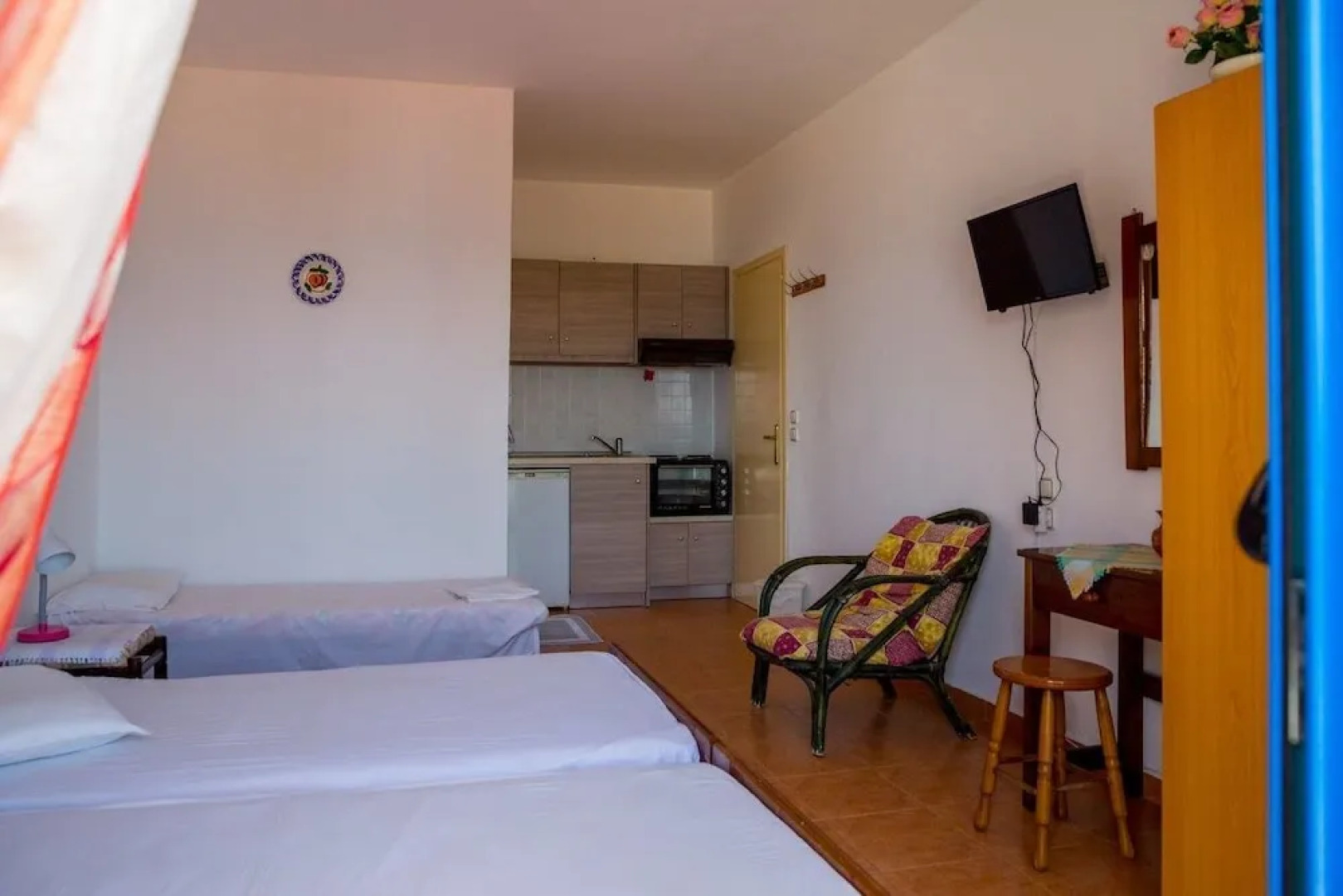 George Apartments Stegna