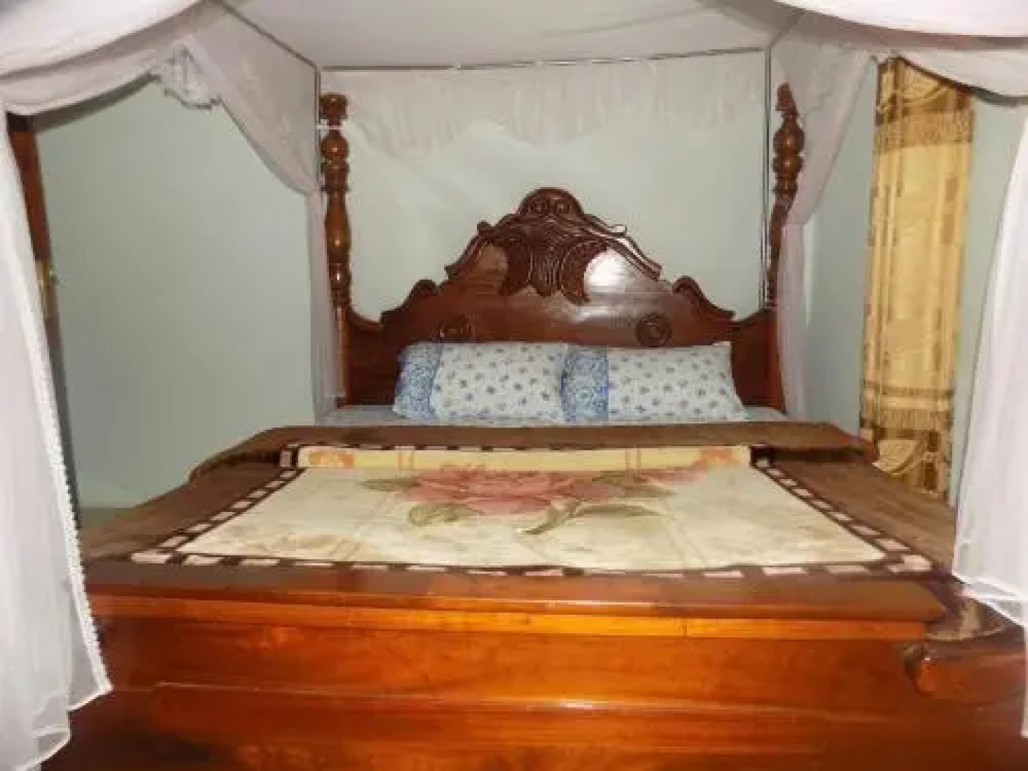 P Panorama Suites Hotel