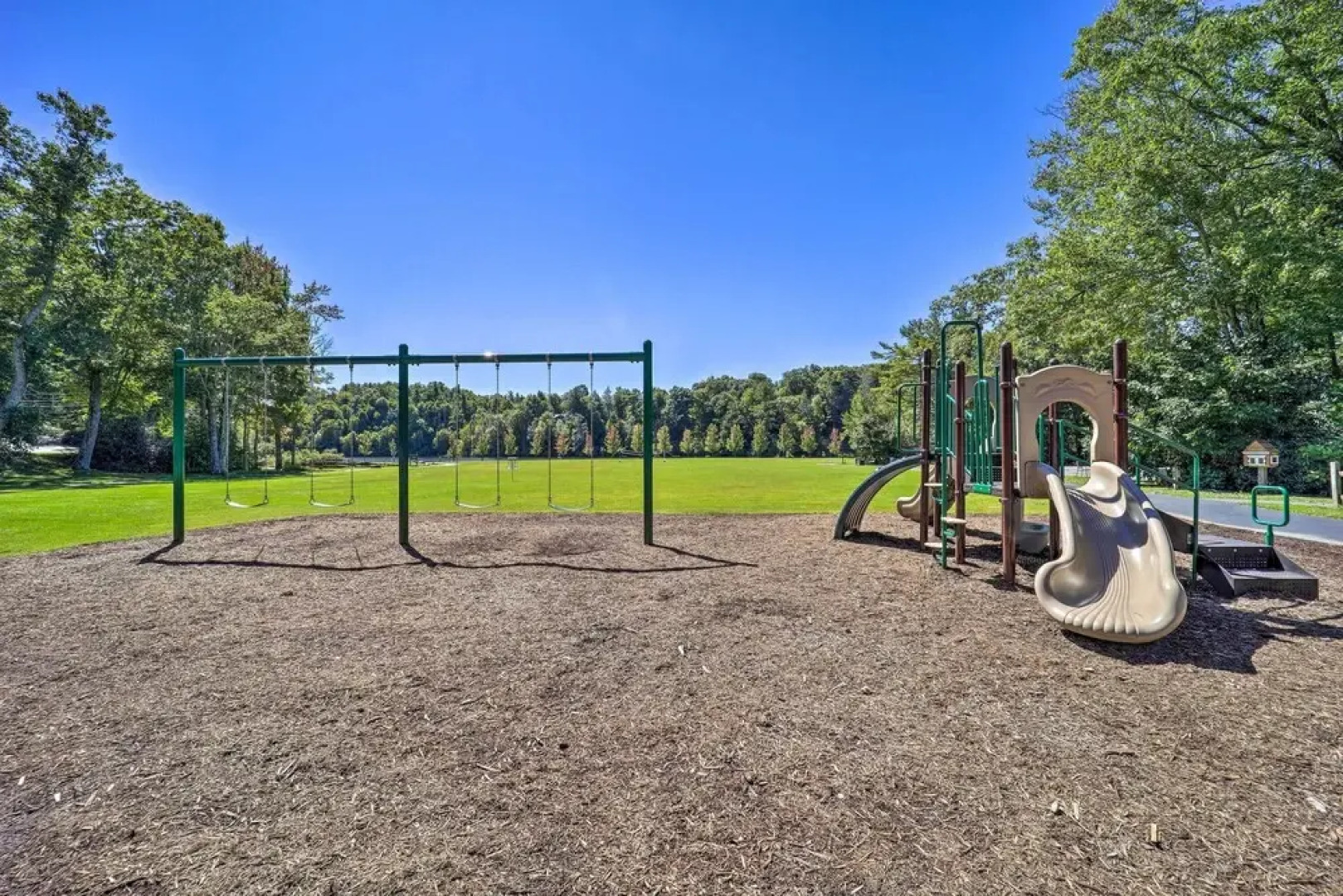 6 Mi to Grandfather Mtn: Peaceful Getaway w/ Grill