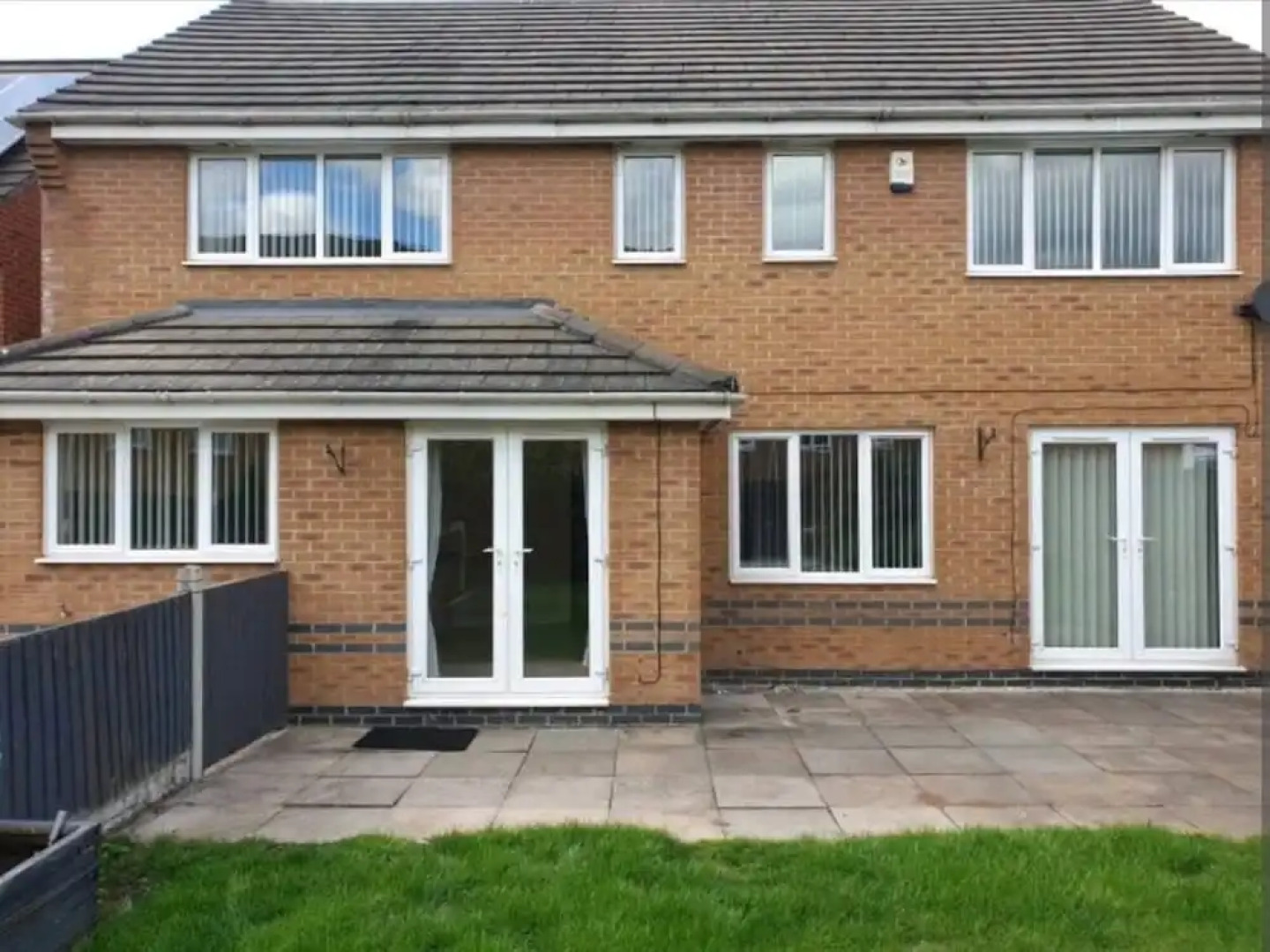 Stunning 4-bed House in Walsall