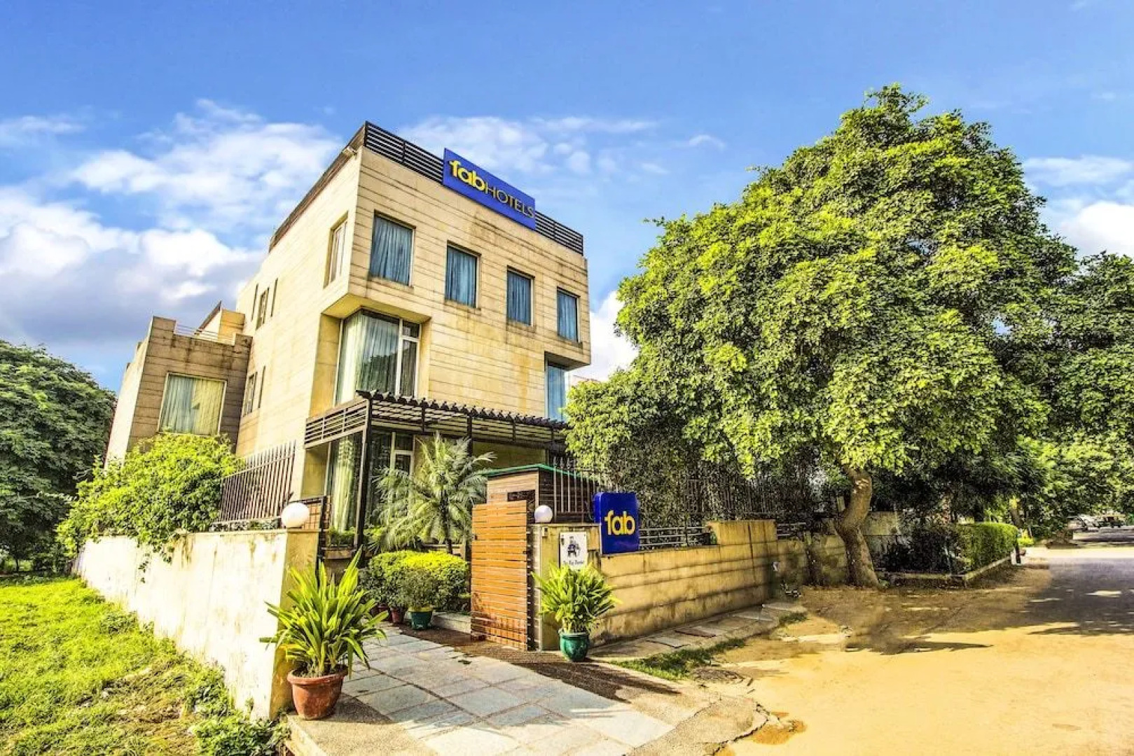 FabHotel Raj Darbar Iffco