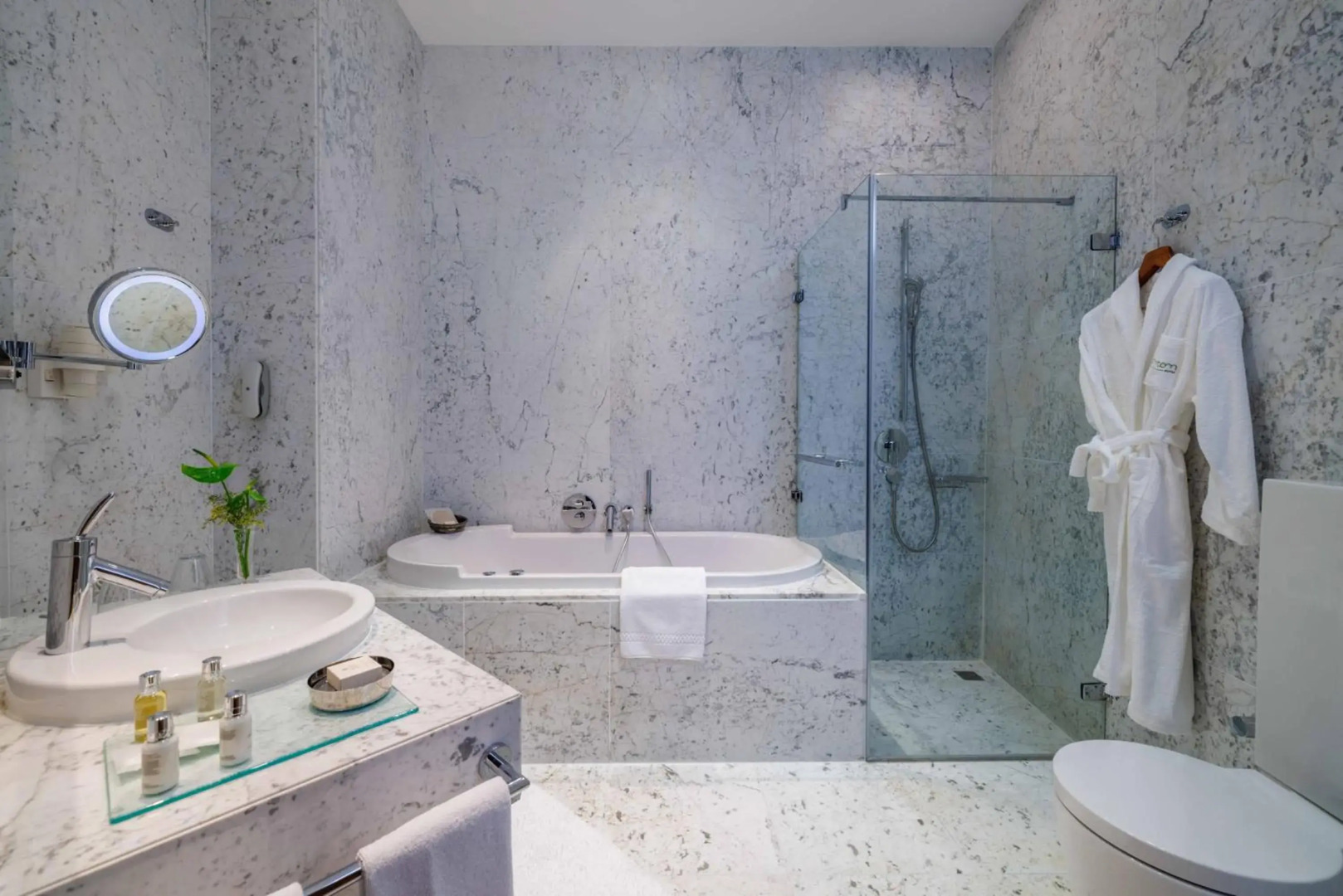 Tomtom Suites - Special Class