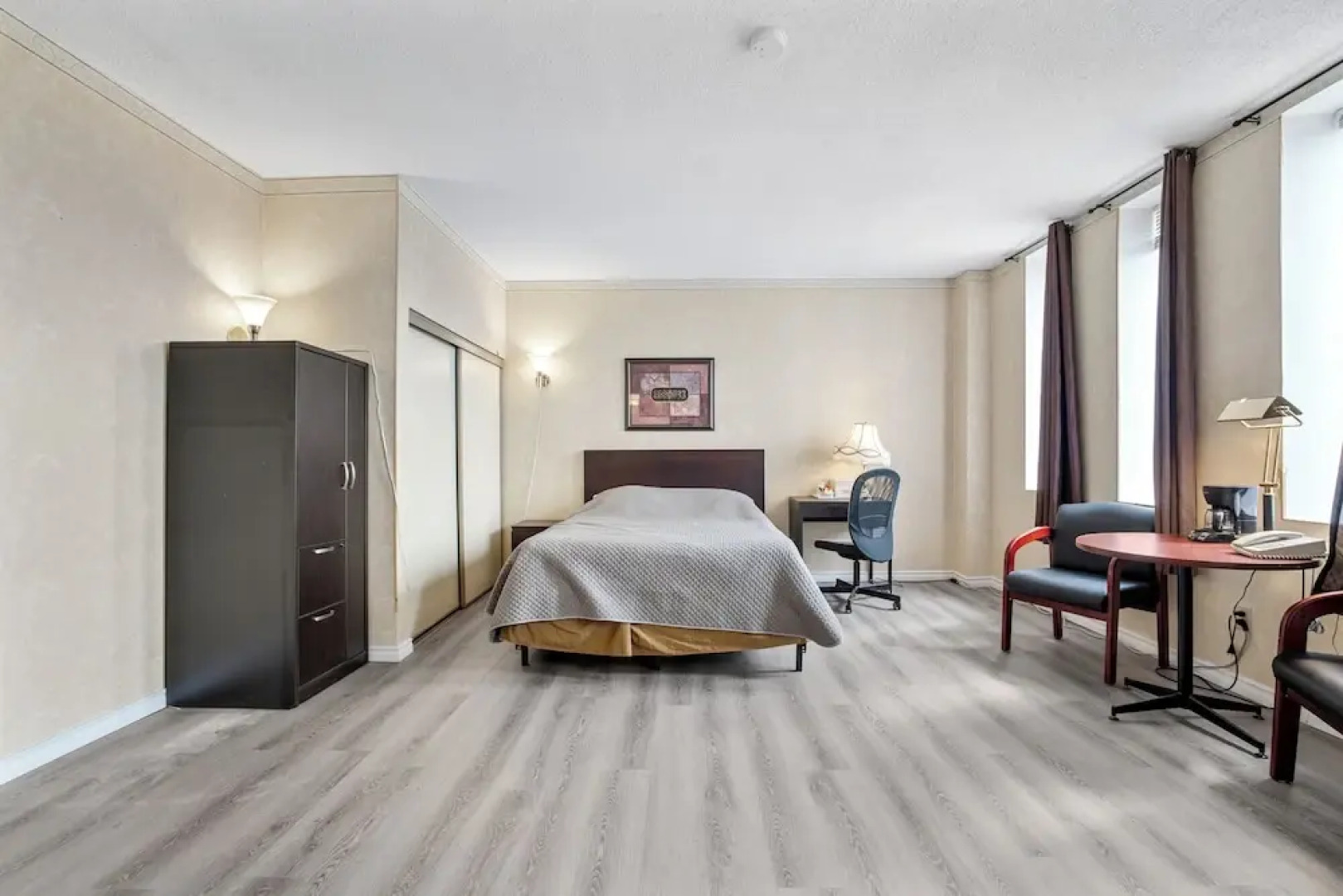 Royal Inn and Suites at Guelph