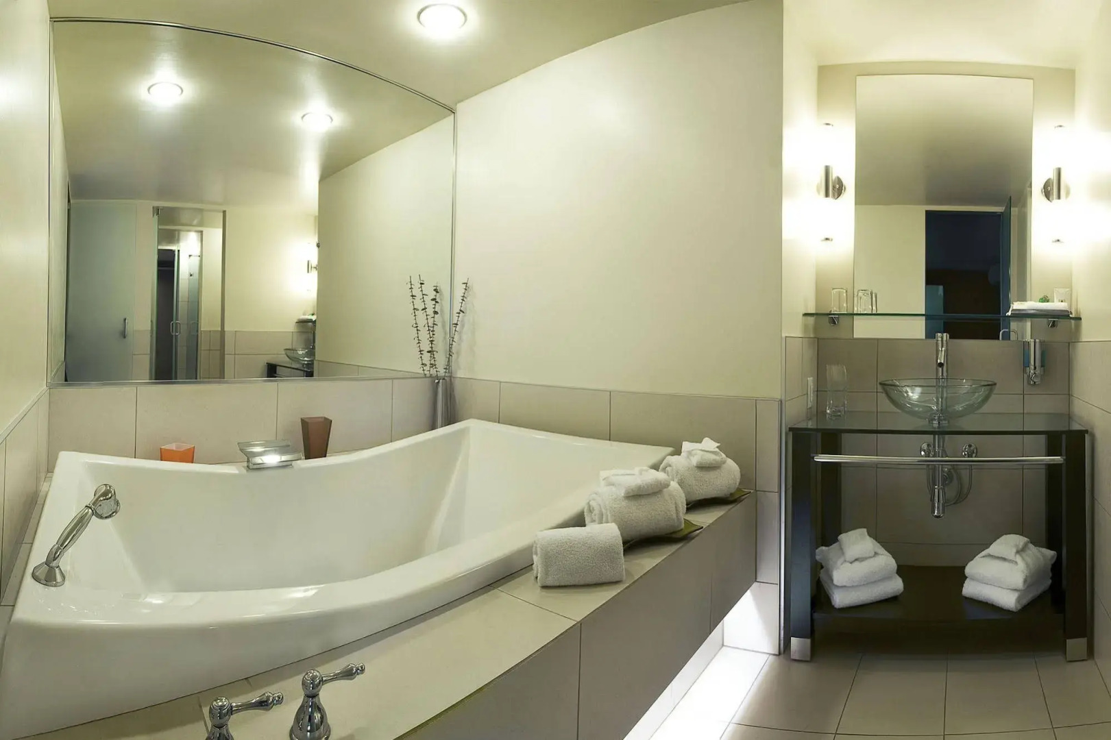 Hôtel Must –  Aéroport de Québec par JARO