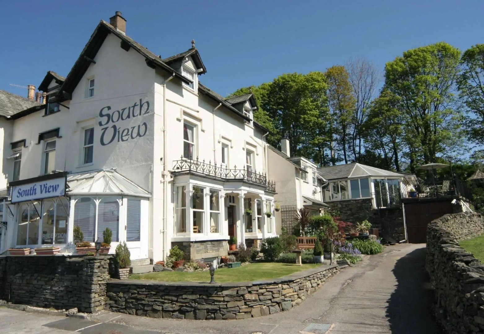 Southview Guest House & Indoor Pool