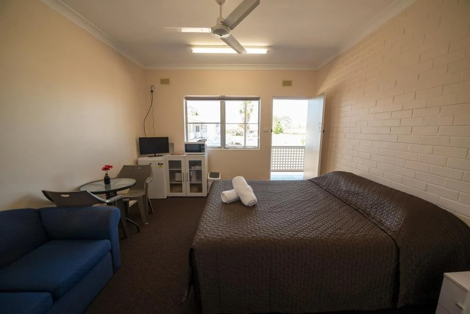 Blackboy Tree Motel
