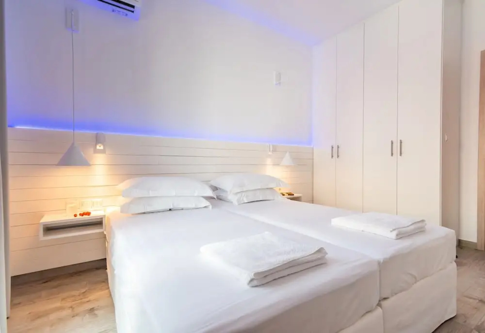 White Rock Milos Suites