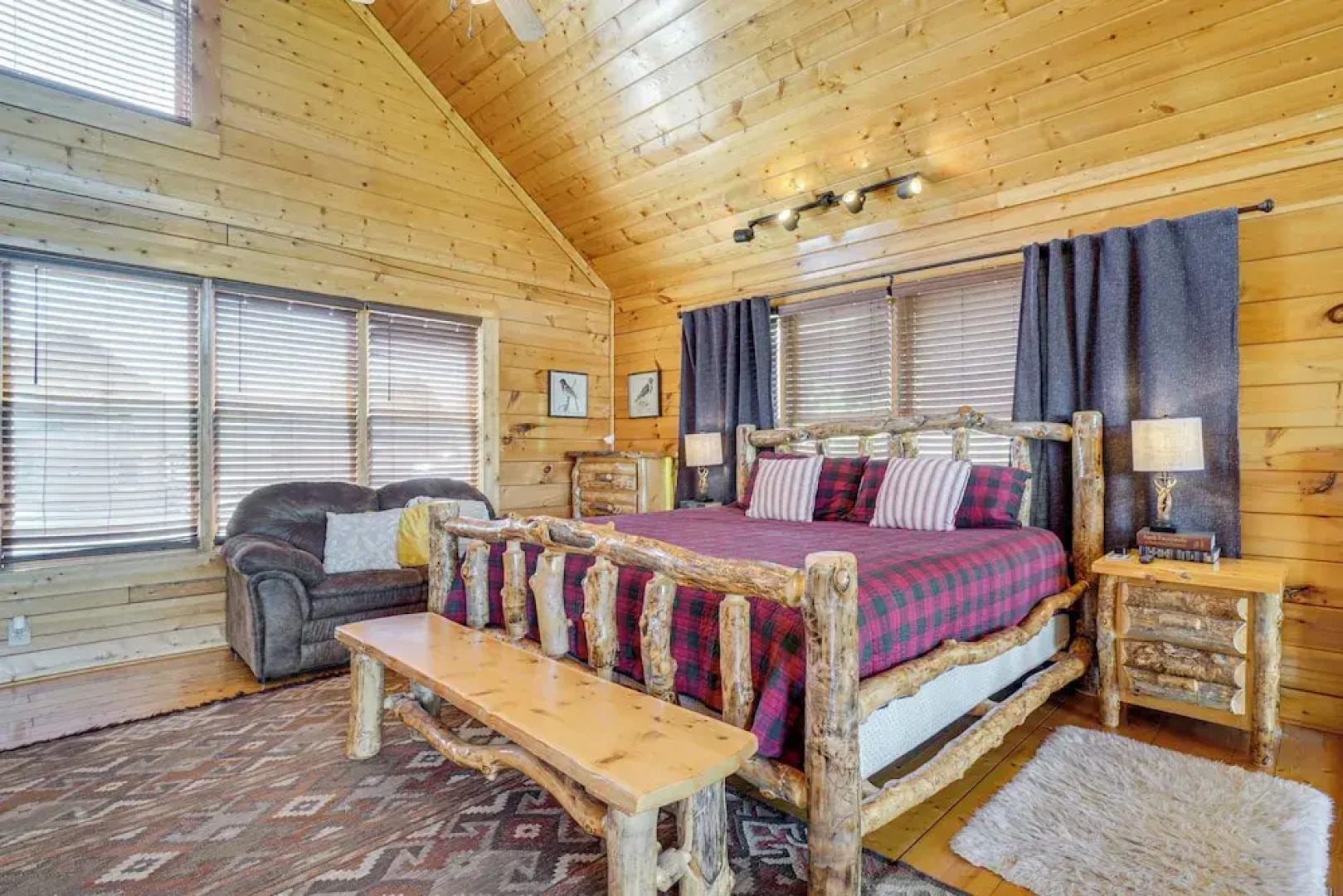 'mountain Dreams' Cabin: Hot Tub, Sauna & Views!