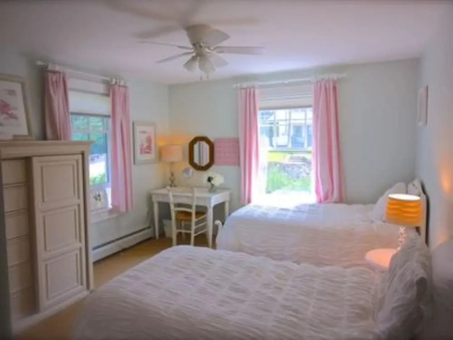 Elegant Acorn Cottage - Lodge In The Village Of Lake Placid