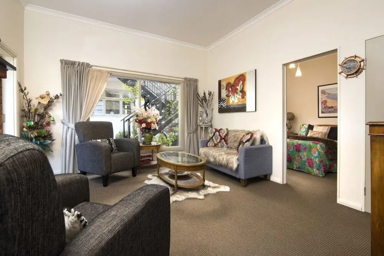 Art Deco Apartment 1