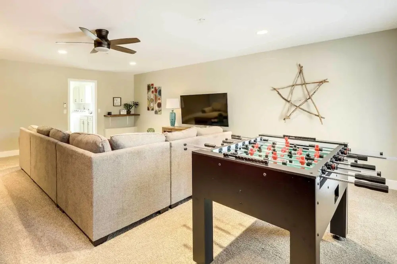 Deck & Indoor Pickleball Court: West Sedona Home!