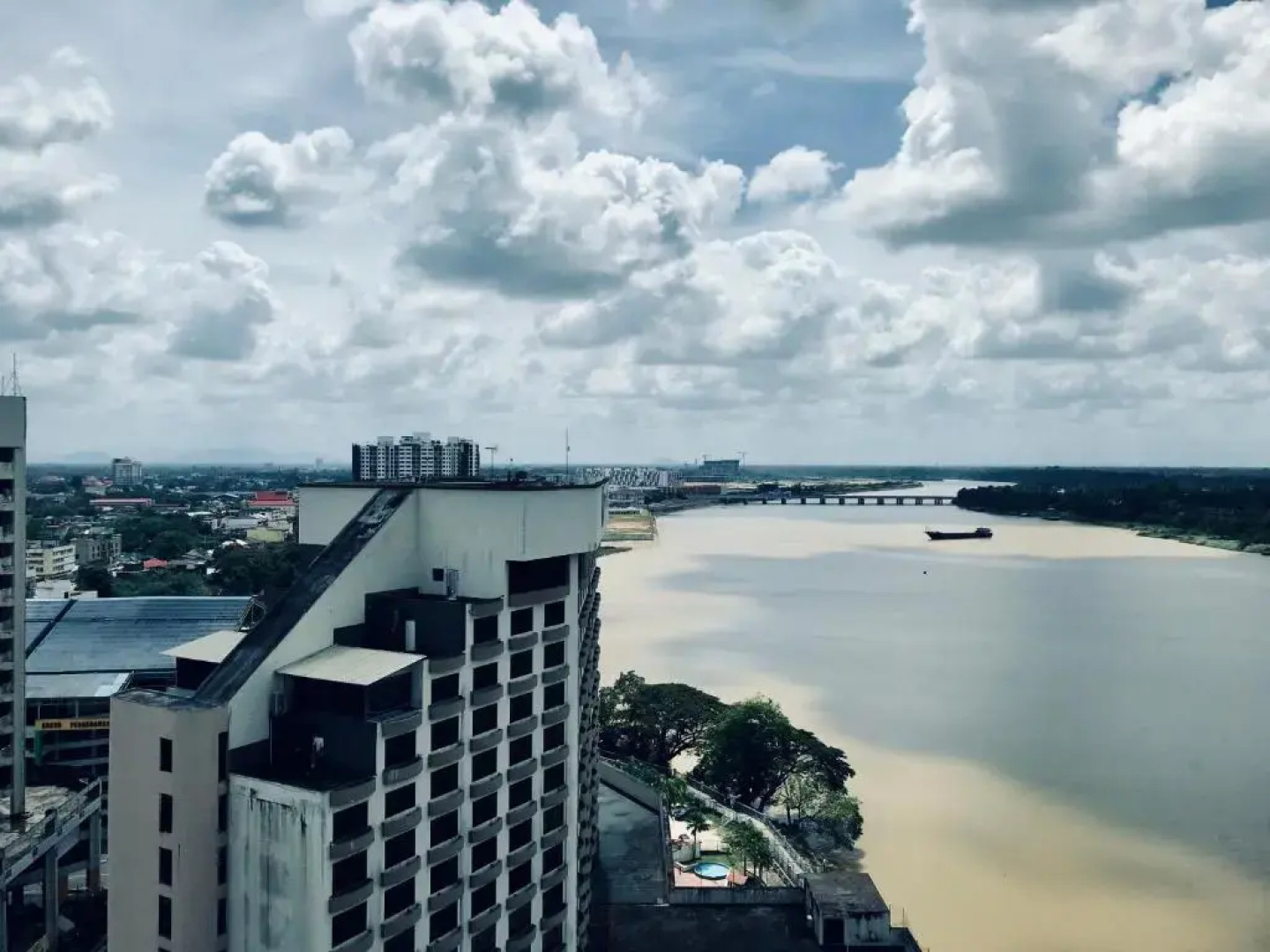 Pelangi Mall Condominum by iHost