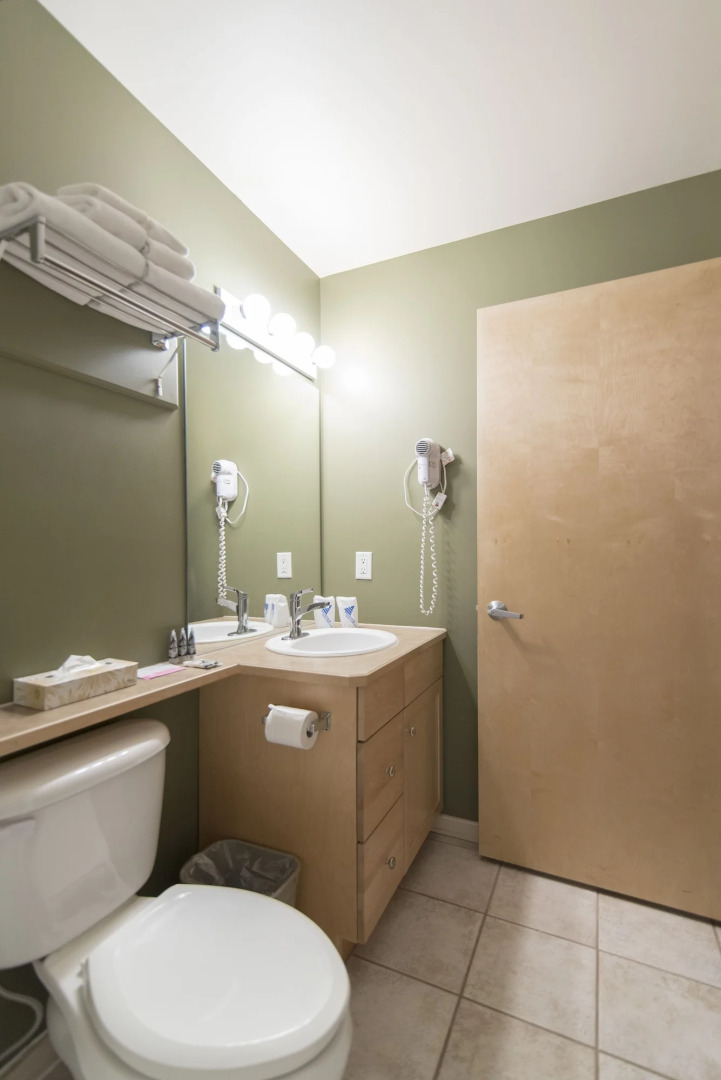 Windtower Lodge & Suites