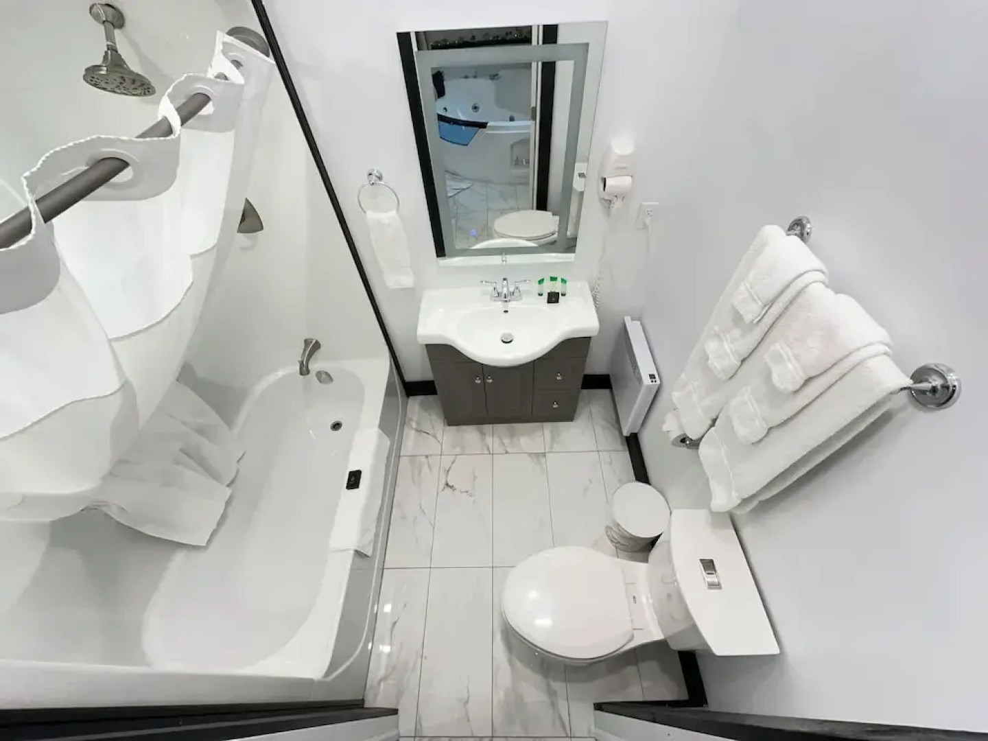 Motel 7 Inn & Suites