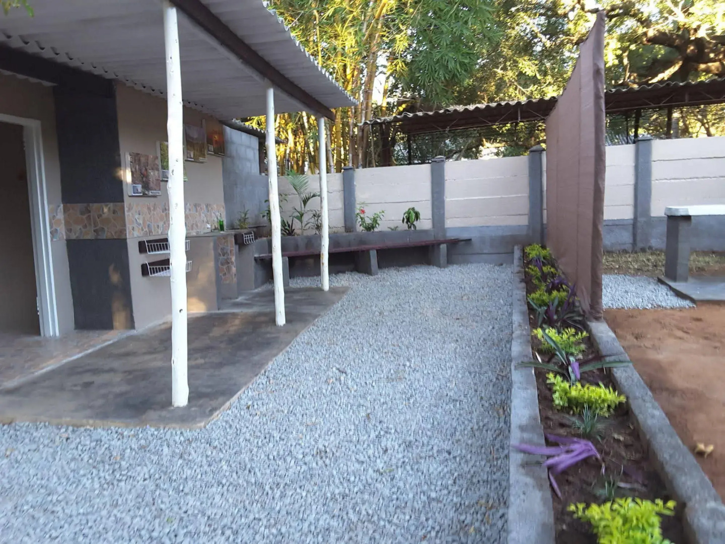 Victoria Falls Backpackers