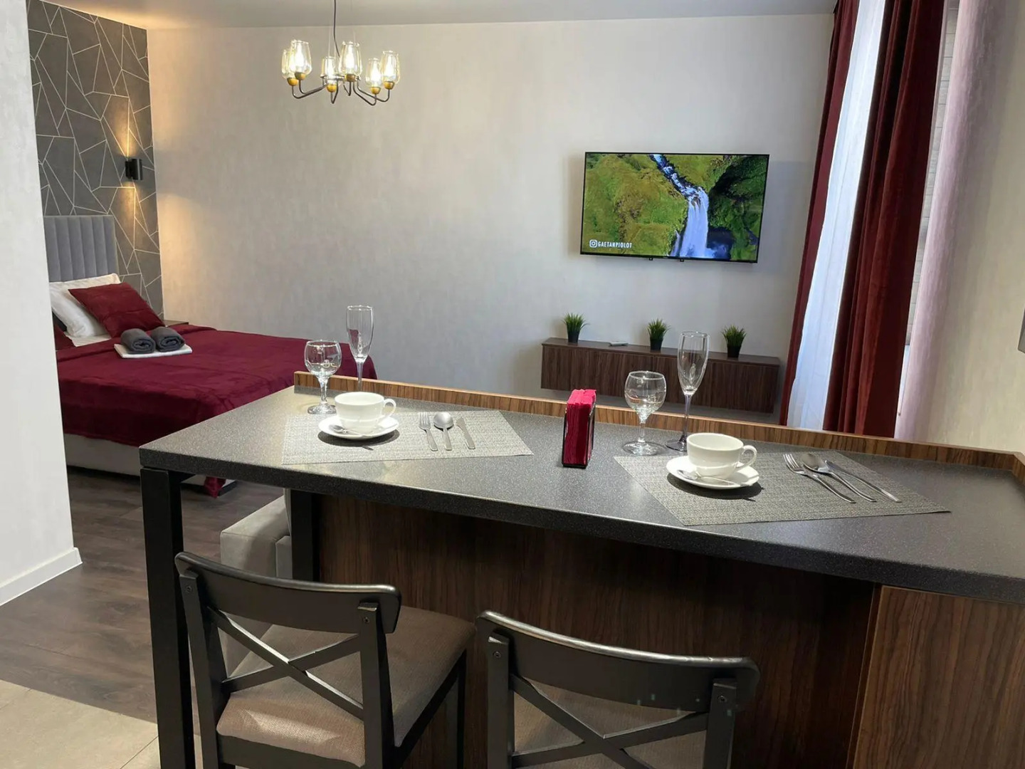 ЖивиТУТ на улице Партизанская 203