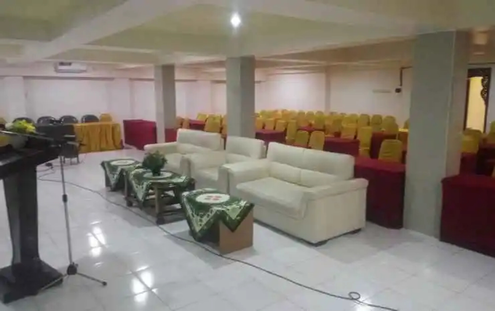 Votel Hotel DePratnya Kediri