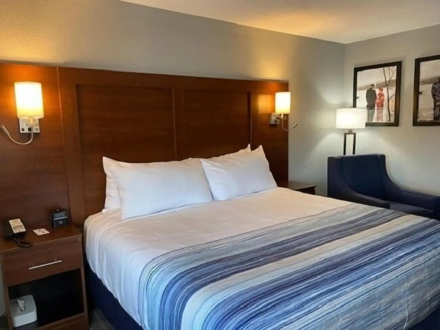 AmericInn by Wyndham Williamsburg