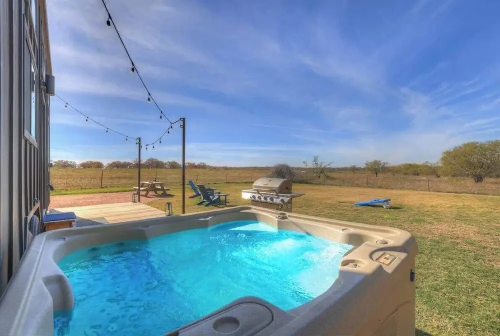 Henley-lux Tiny Home-hot Tub-fire Pit