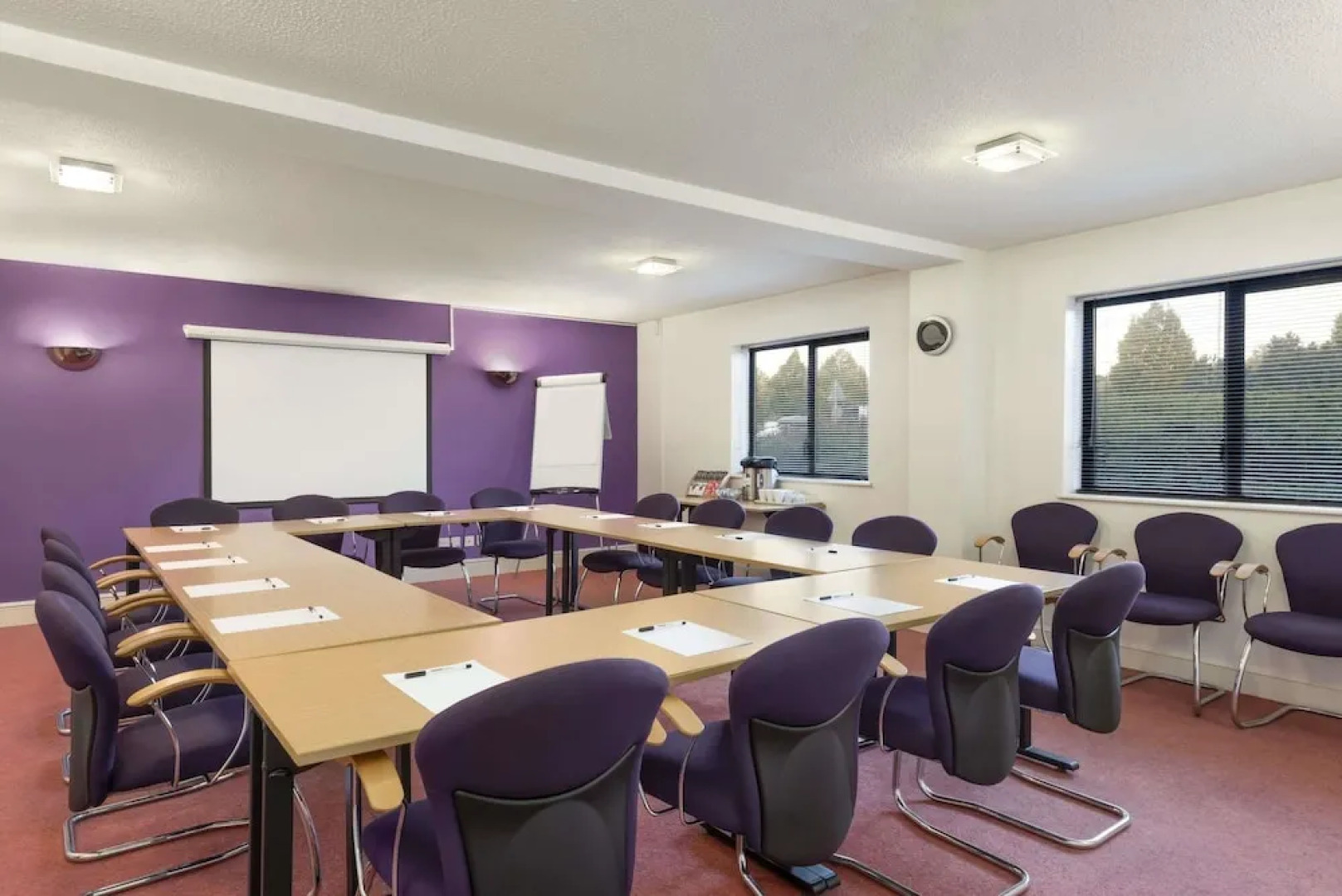 Days Inn by Wyndham Chesterfield Tibshelf