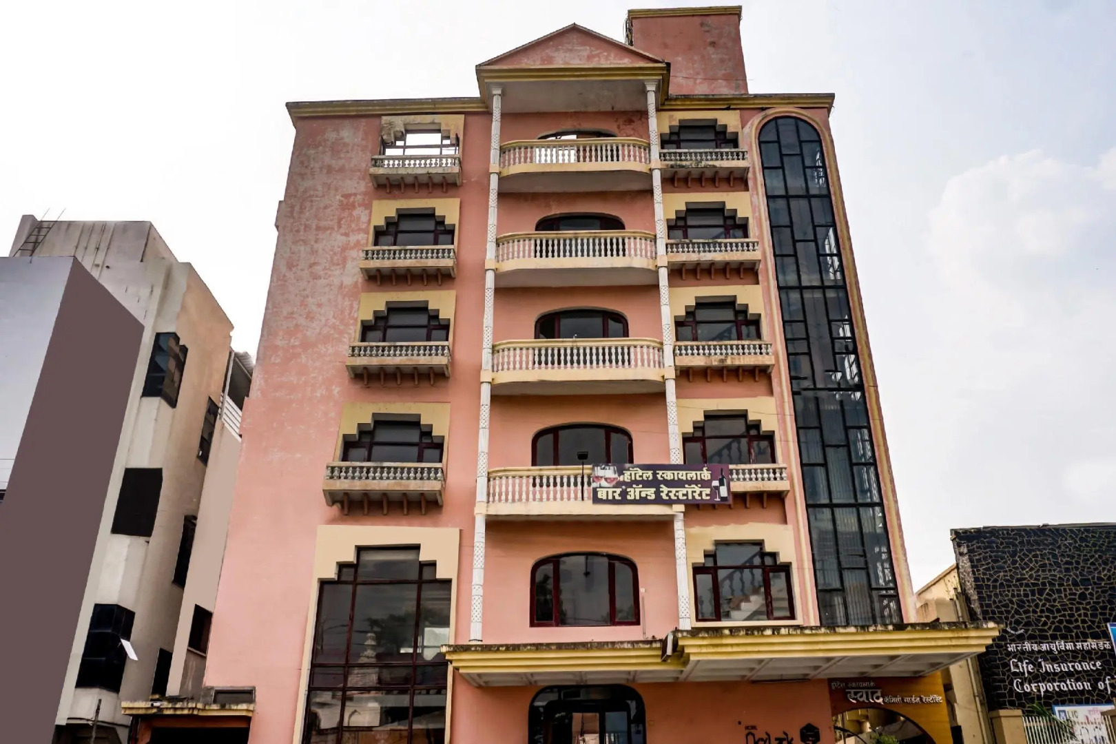 OYO 30503 Hotel Skylark