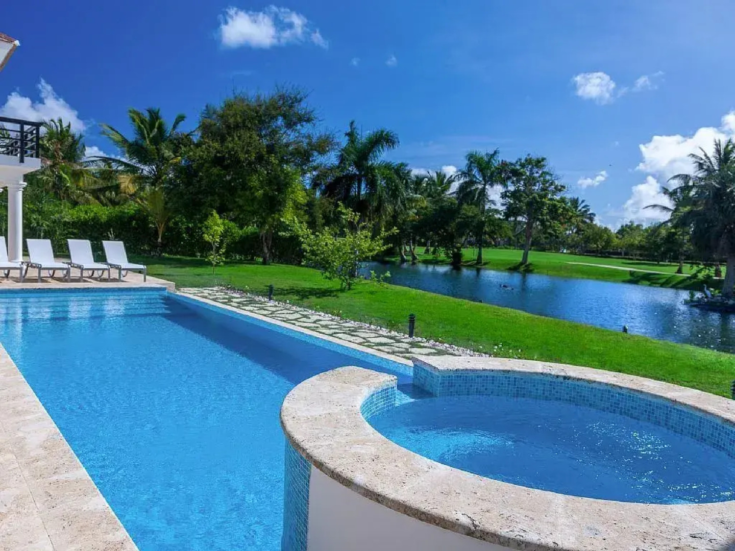 Lake View Villa - Scv 103876