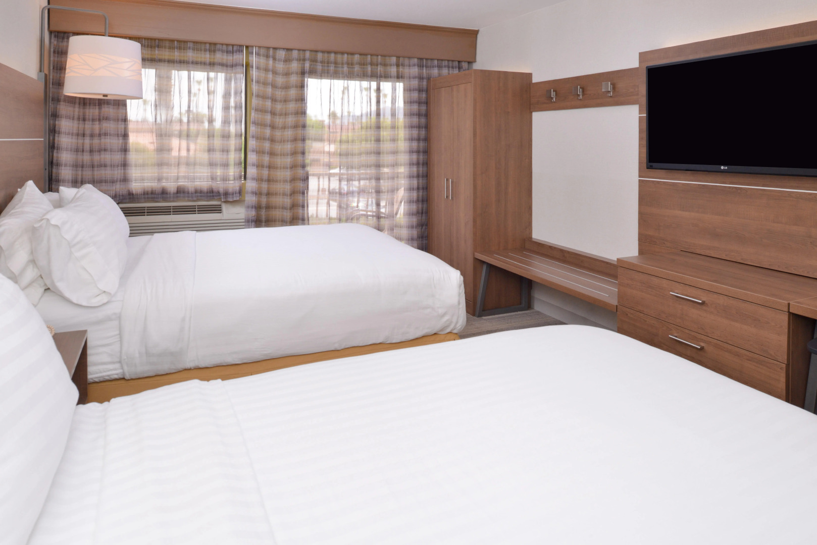 Holiday Inn Express Palm-Desert by IHG