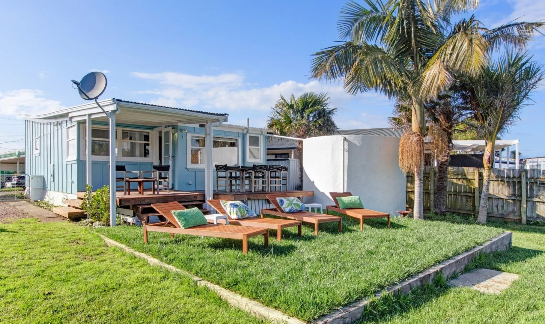 The Little Blue Bach in Oneroa Village