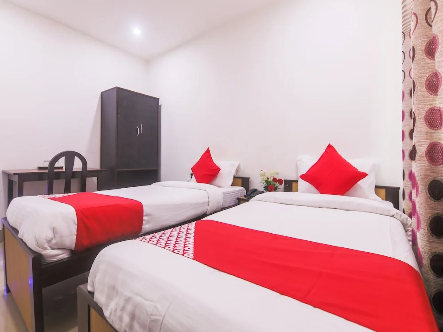 OYO 23008 Labanya Holiday Home