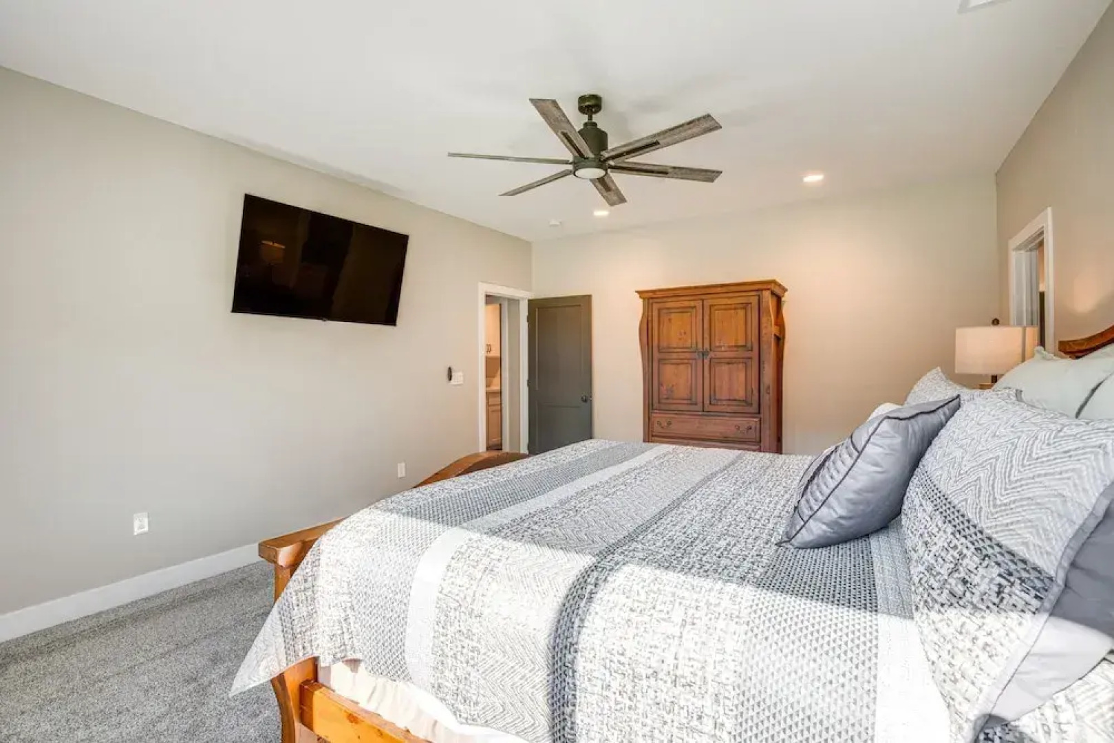 Game Room + Pool Access: Spacious Cabin in Arnold