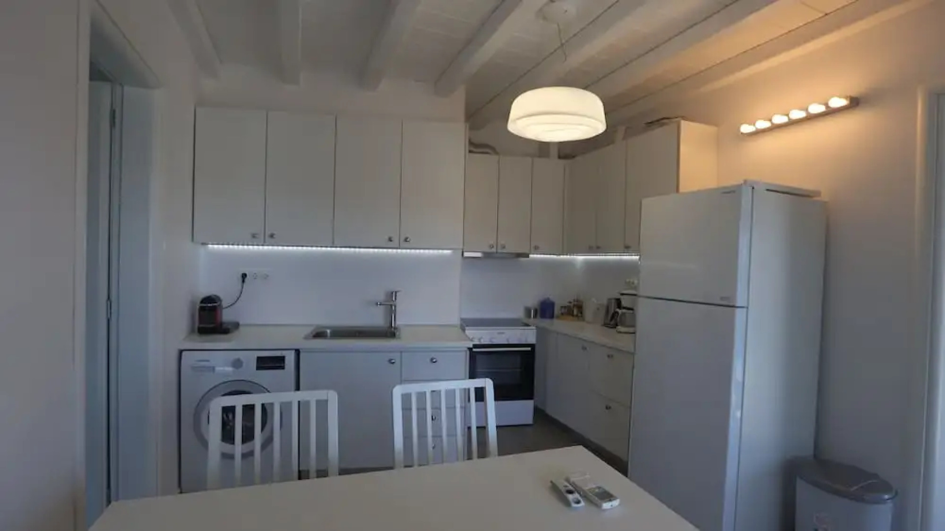 Luxury Villas  by Live&Travel