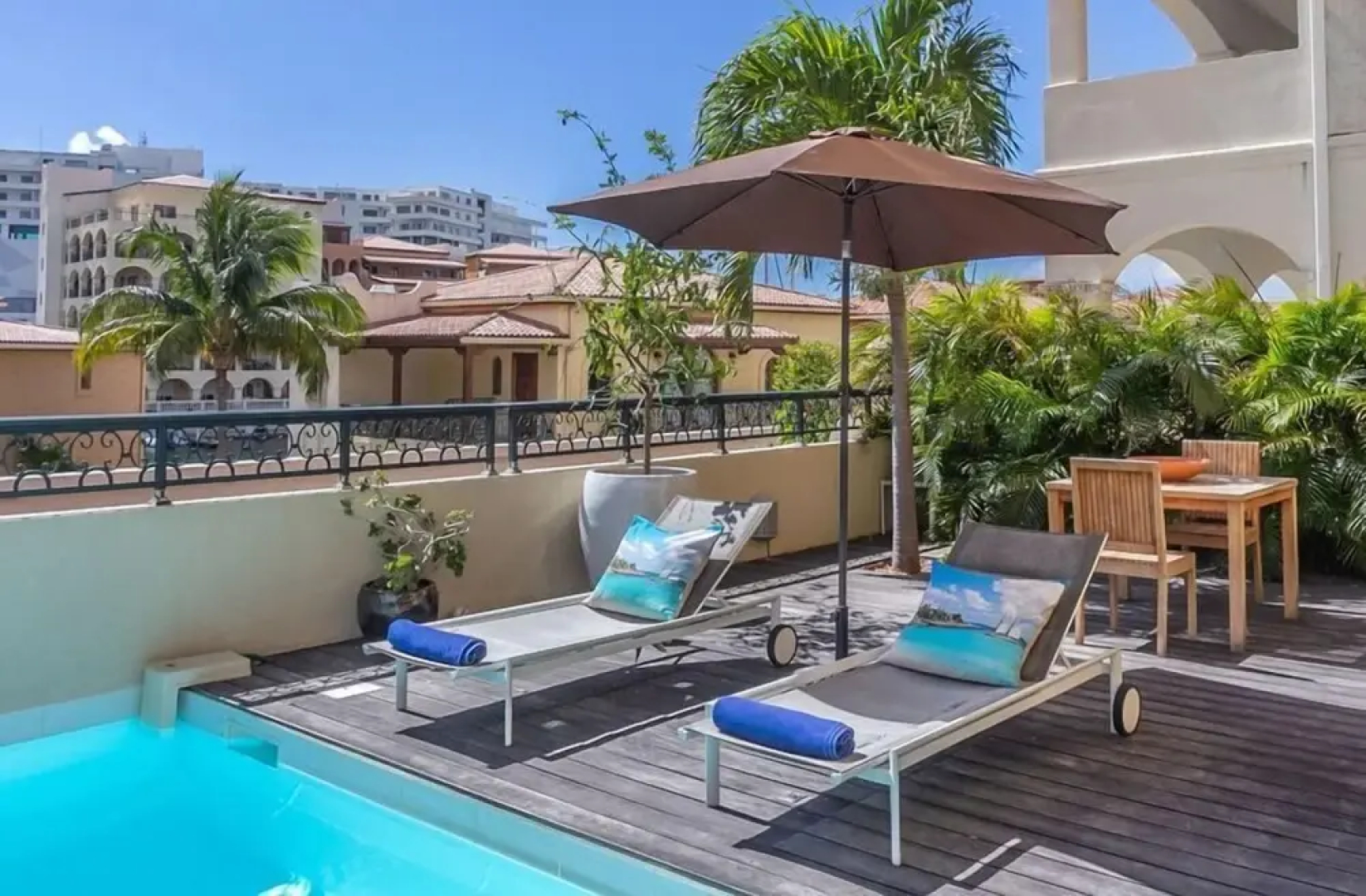 Condo Bijou