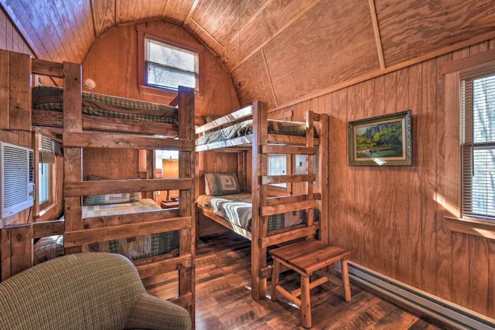 Rustic Cabin w/ Hot Tub: 2 Mi to Unicoi State Park