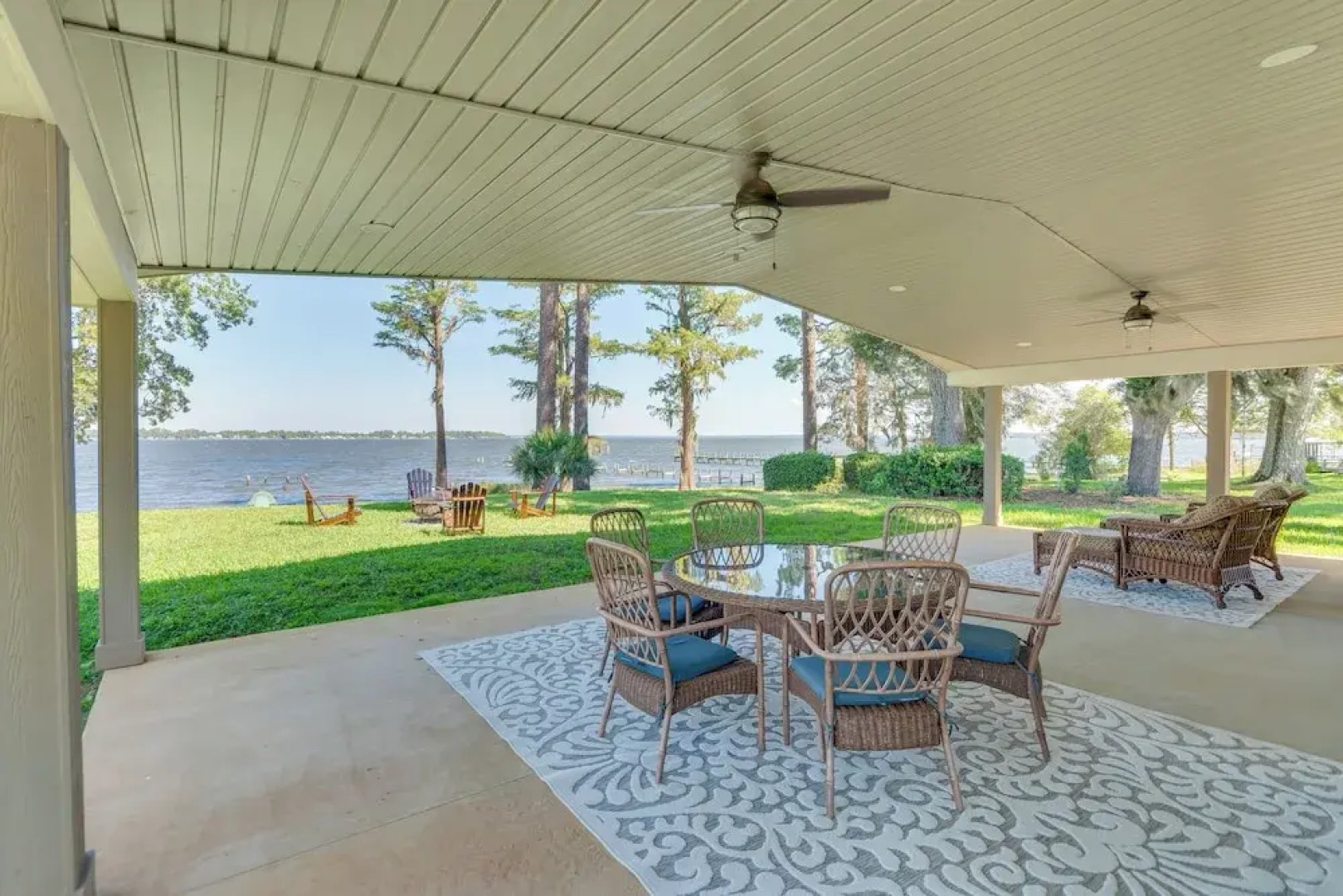 Bayfront Gem: Patio & Fire Pit in Pensacola