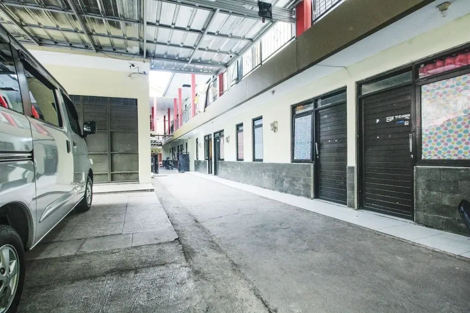 OYO Life 91606 Nadin Guest House Syariah