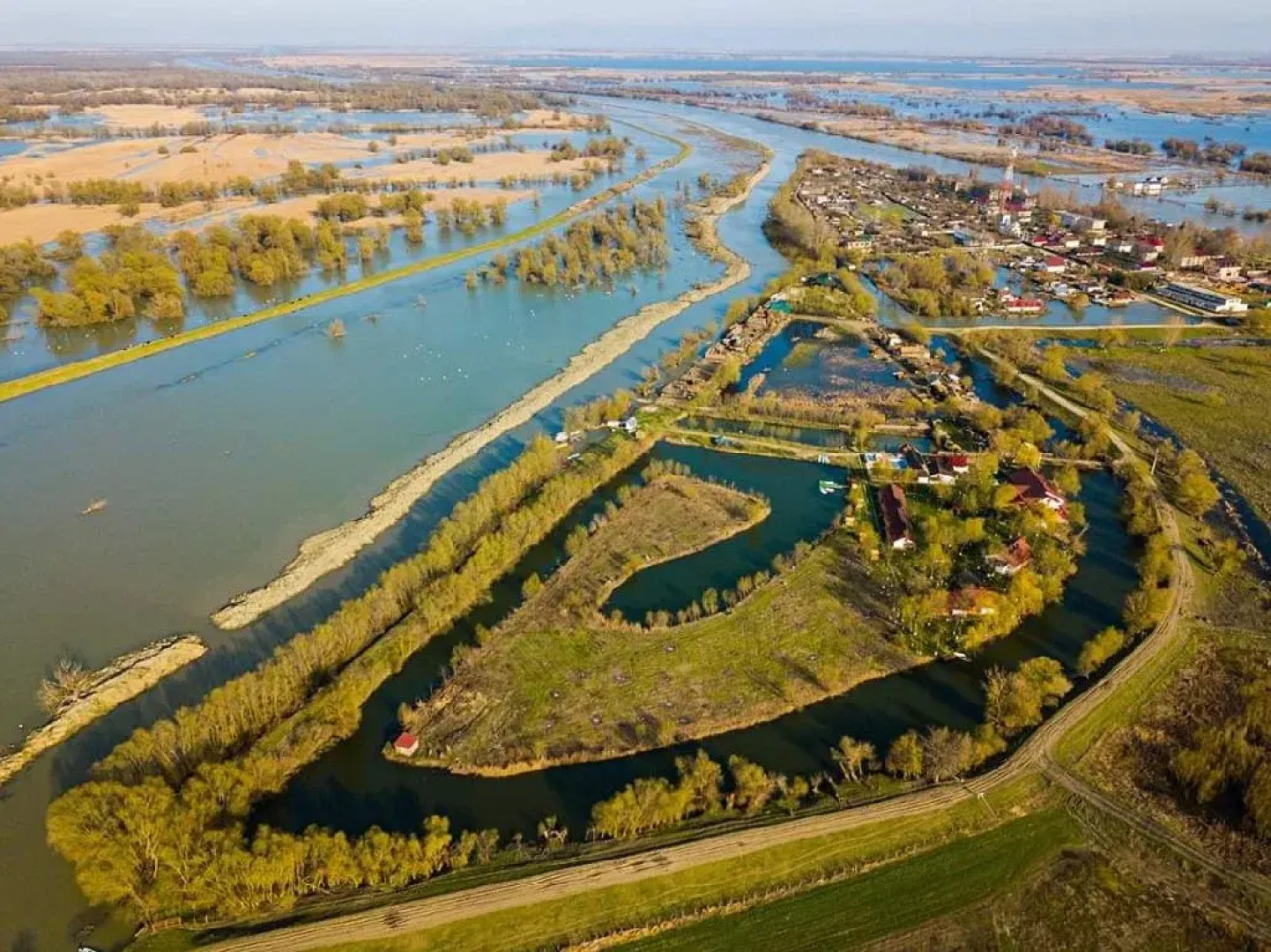 Insula Nada Apelor - Maliuc