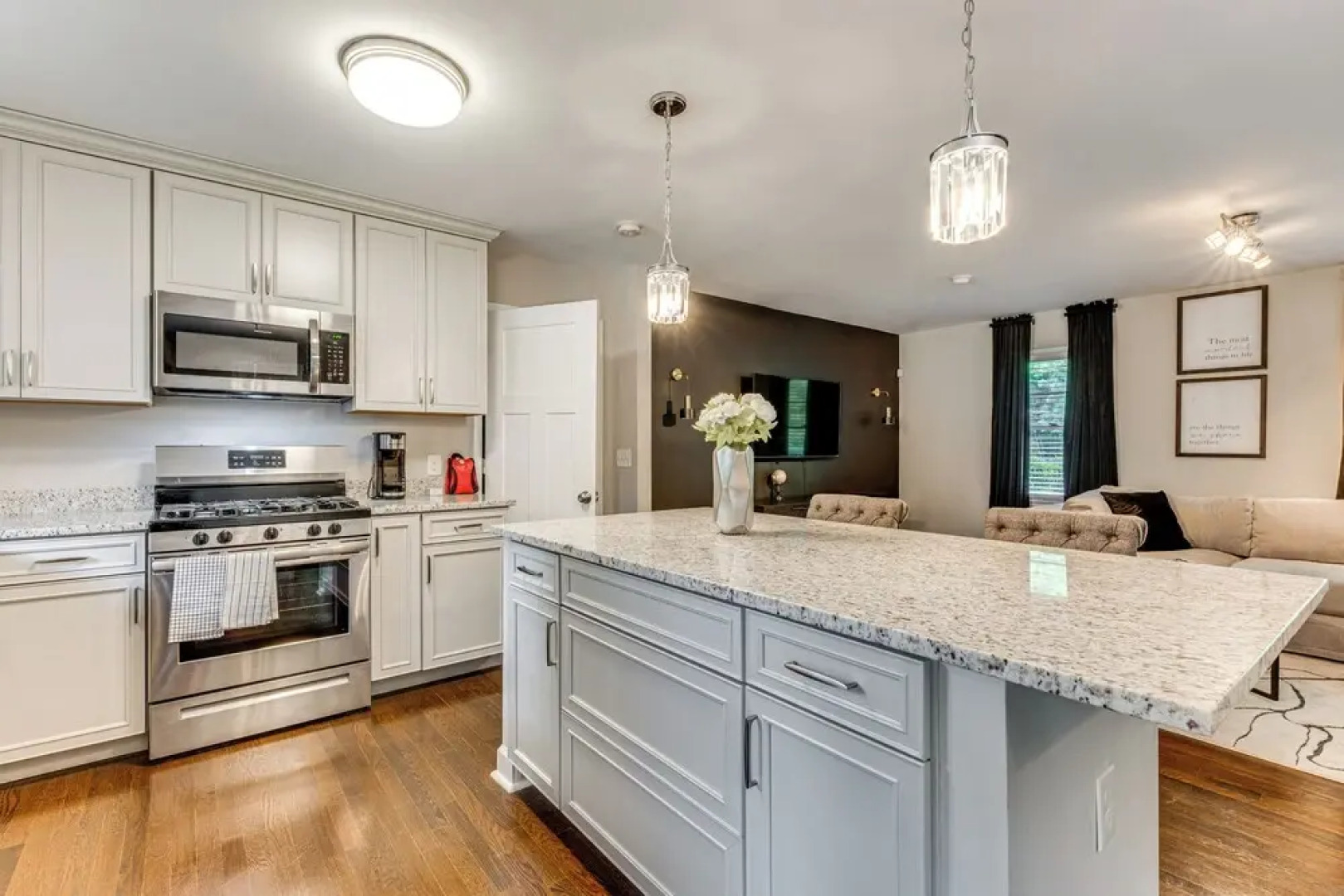 Chic College Park Cottage ~ 2 Mi to Main Street!