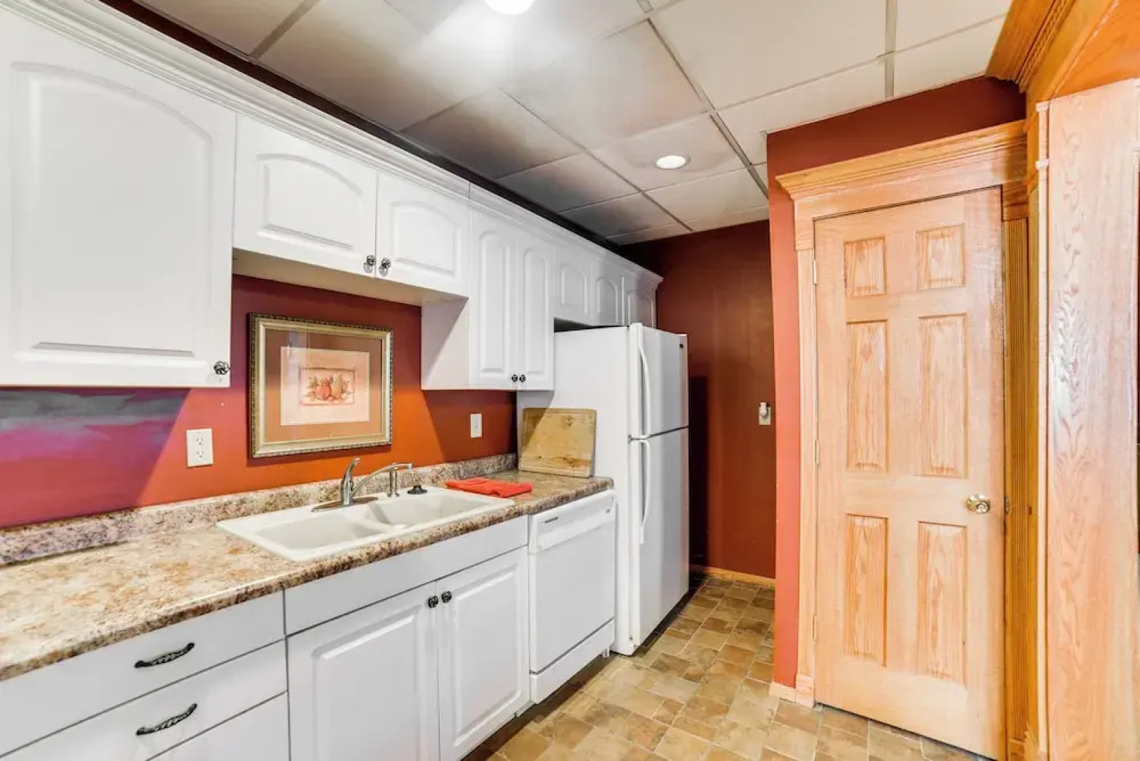 Downtown Yankton Suite: Walk to Restaurants!