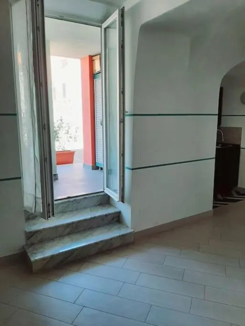 Ampio Bilocale Con Patio A 50 Metri Dal Mare!