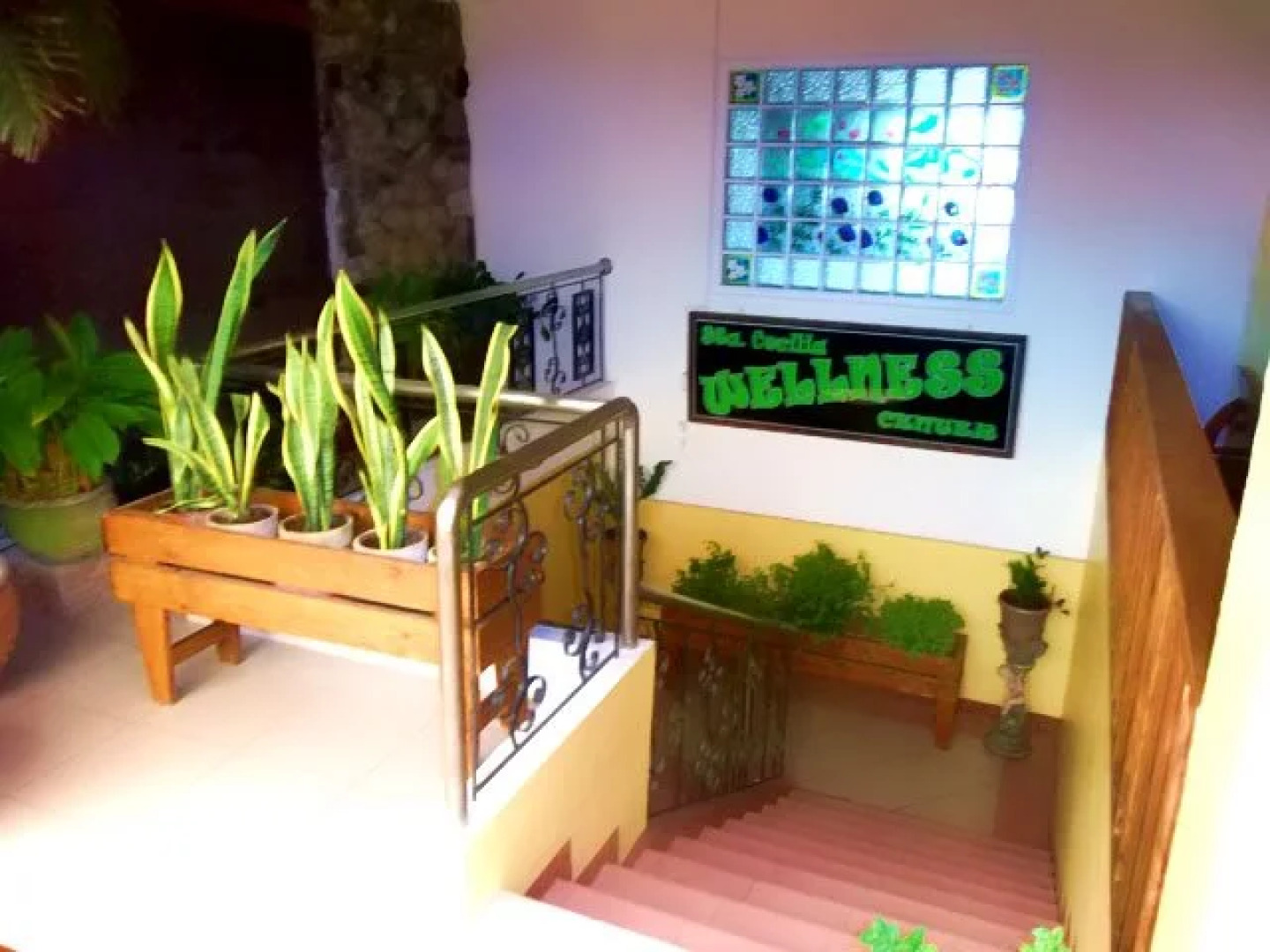 Advianne's Cafe, Hotel, and Restaurant