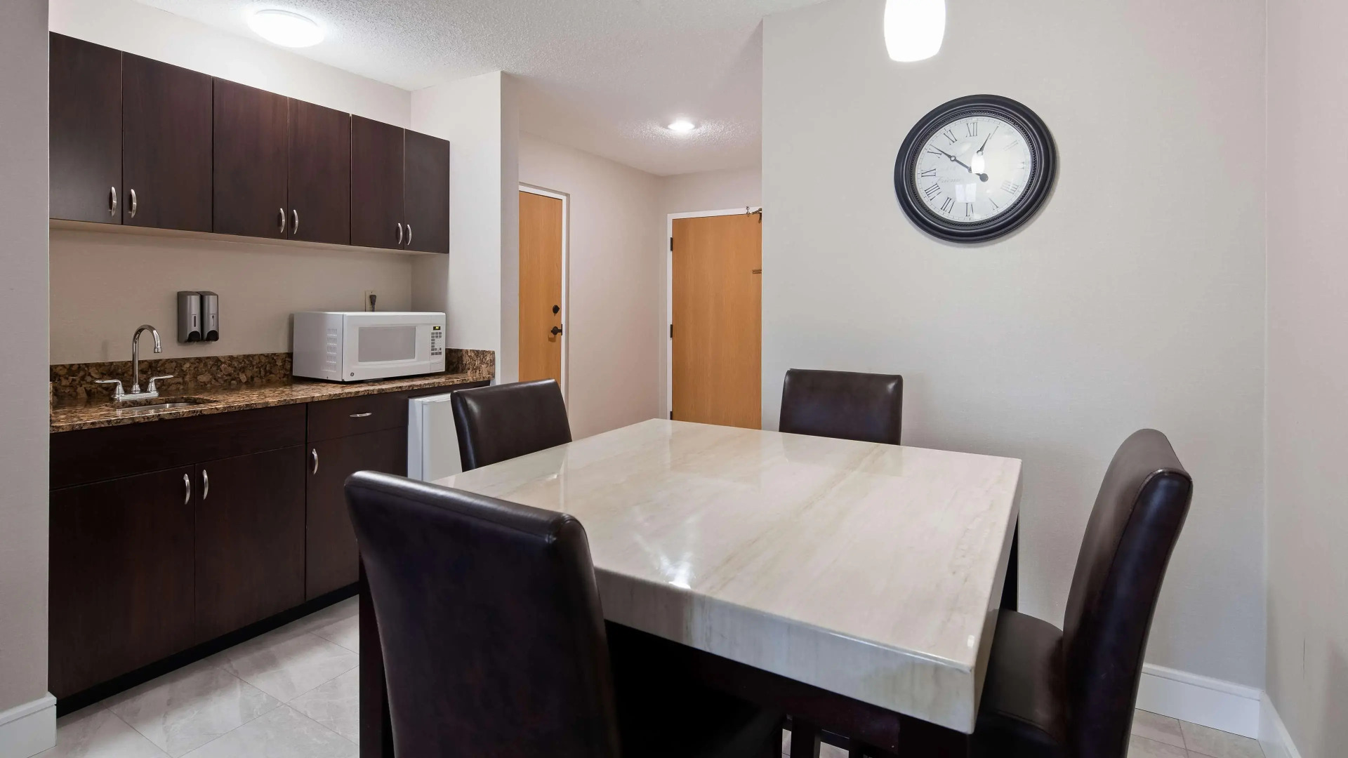 Best Western Plus Ambassador Suites Venice