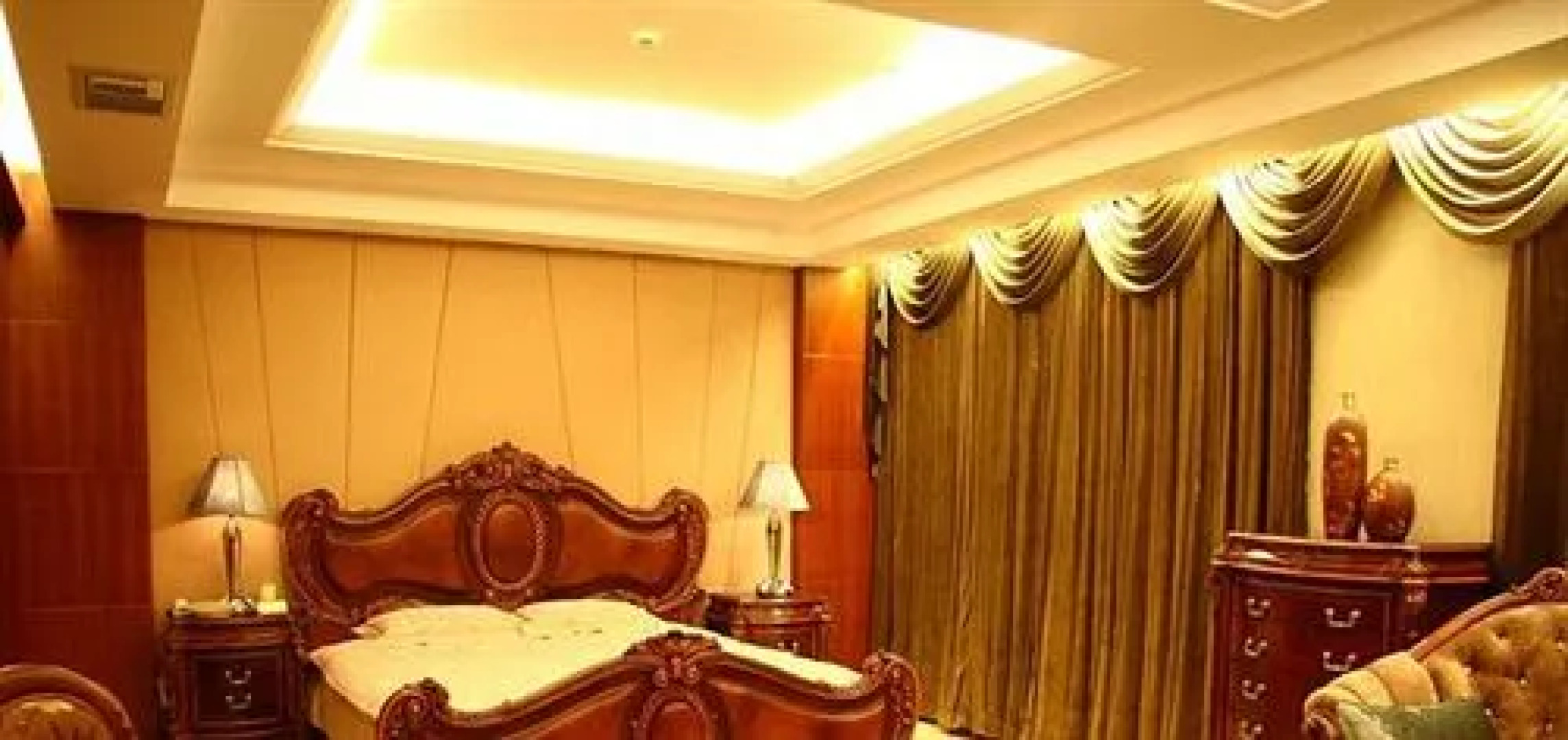 Lintong Grand Hotel - Lingcang