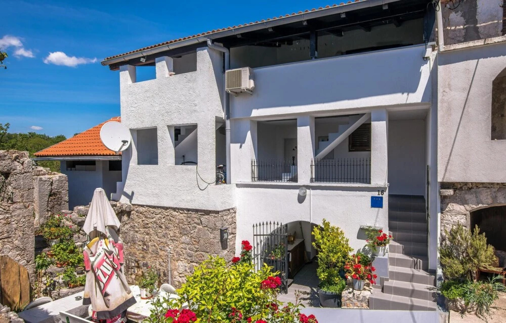 Amazing Home in Zupanje With Wifi and 1 Bedrooms