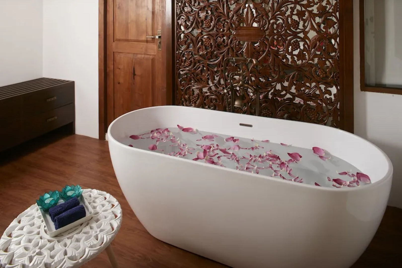 Flow by The Amber Collection - Luxury River Cruises in Sri Lanka