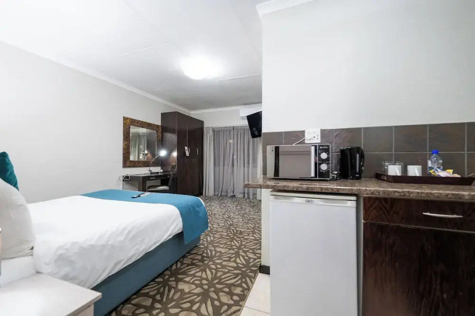 ANEW Hotel & Convention Centre OR Tambo