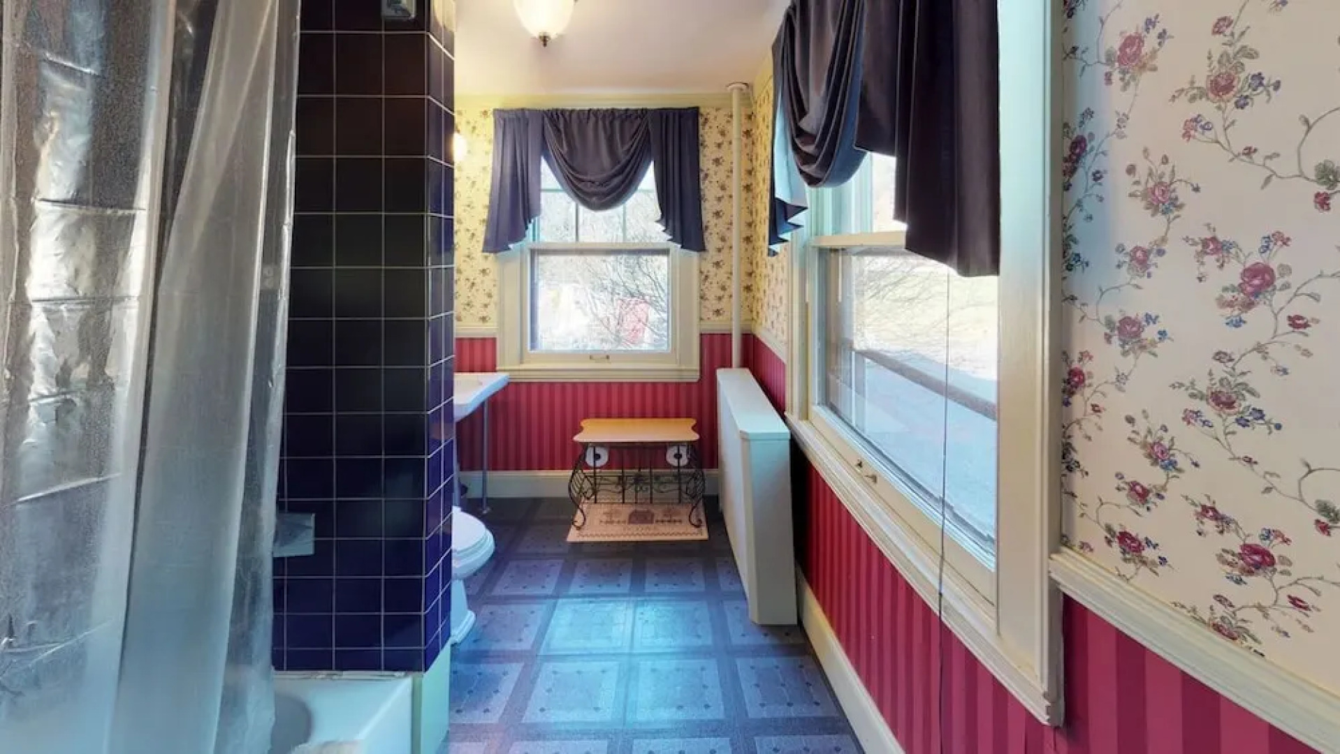 Escapo - Outdoor Hot Tub and Outdoor Fire Pit