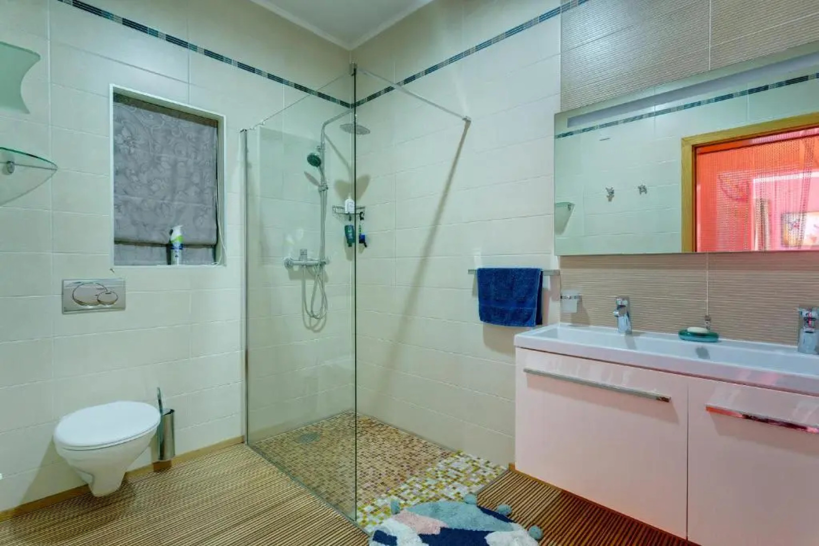 Seafront Apartment in Sliema With Pool, Upmarket Complex