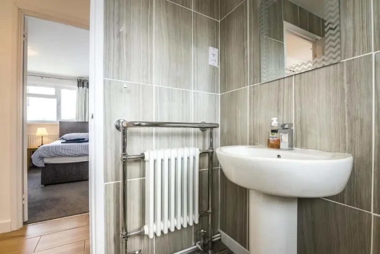 Little Hill - 3 Bed - Wisemans Bridge